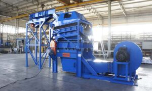 Separatore densimetrico DM100 di Ghirarduzzi Srl, progettato per la separazione efficiente di materiali industriali come metalli, plastiche e vetro.